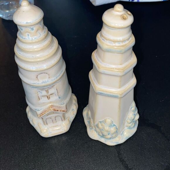 Shoreline Collection Salt Pepper 5" H Home Studio Seashells Stoneware White Blue - Picture 1 of 5